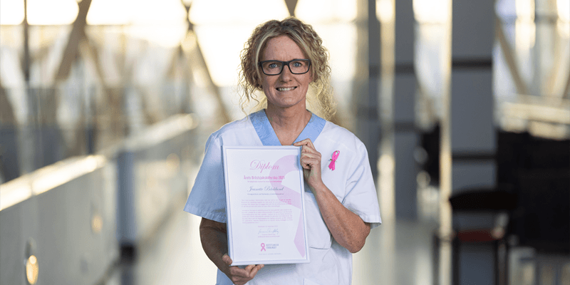 arets_brostsjukskoterska_2021_800.2e16d0ba.fill-1600x800